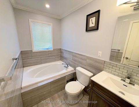 Photo 16 at 7 Love Run Road, Vellore Village, Vaughan