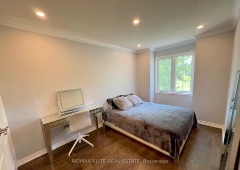 Photo 18 at 7 Love Run Road, Vellore Village, Vaughan