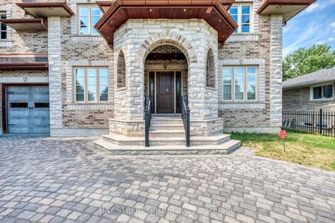 Photo 2 at 132 Crestwood Road, Yorkhill, Vaughan