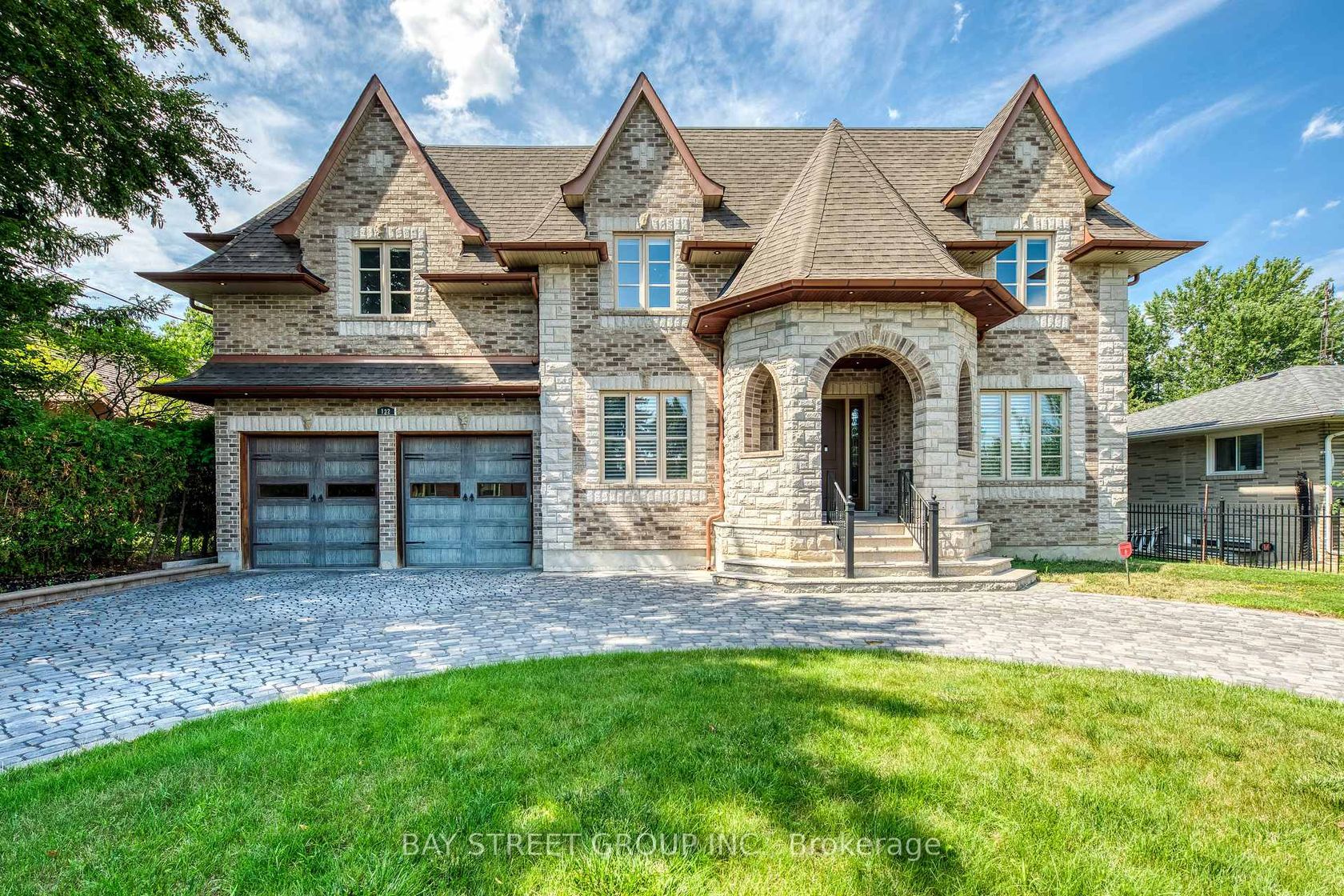 132 Crestwood Road, Yorkhill, Vaughan by Loree Meneguzzi Real Estate 132 Crestwood Road, Yorkhill, Vaughan