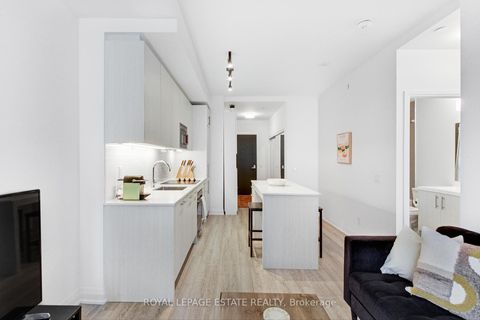 Photo 4 at 808 - 286 Main Street, Danforth, Toronto