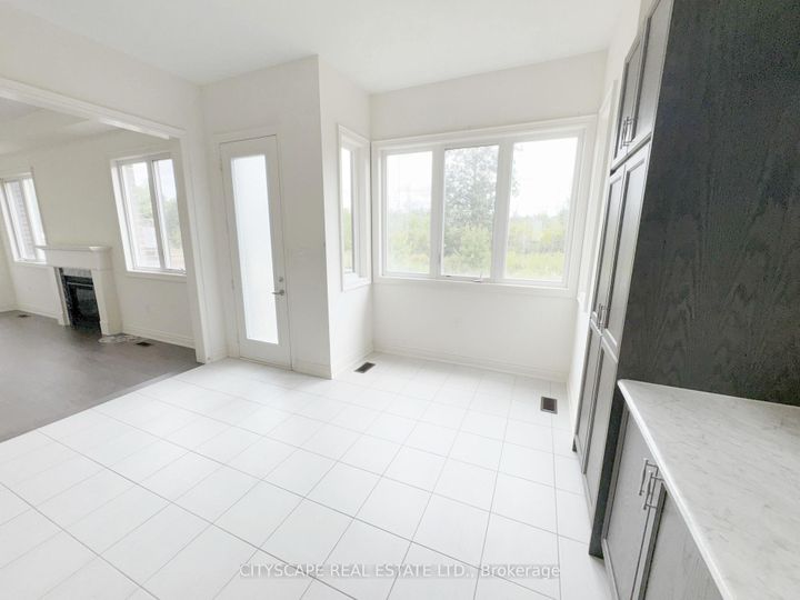 Photo 9 at 76 Elstone Place, Waterdown, Hamilton