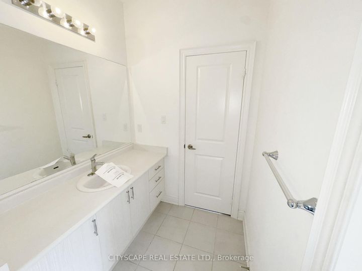 Photo 22 at 76 Elstone Place, Waterdown, Hamilton