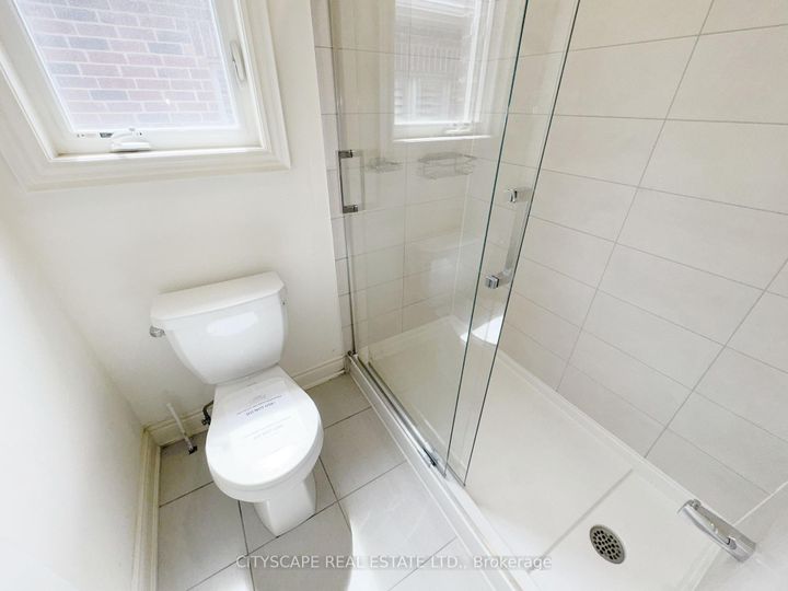 Photo 23 at 76 Elstone Place, Waterdown, Hamilton