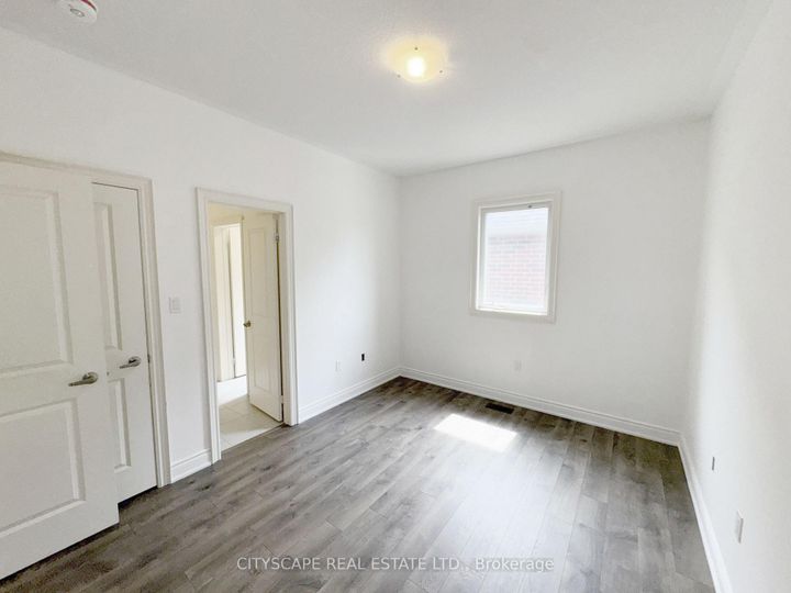 Photo 24 at 76 Elstone Place, Waterdown, Hamilton