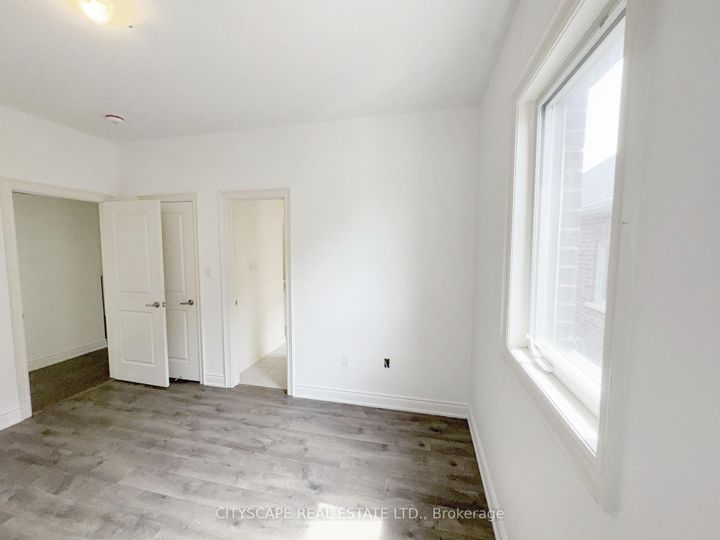 Photo 25 at 76 Elstone Place, Waterdown, Hamilton