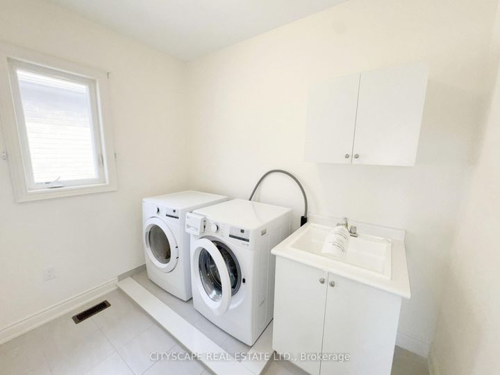 Photo 33 at 76 Elstone Place, Waterdown, Hamilton