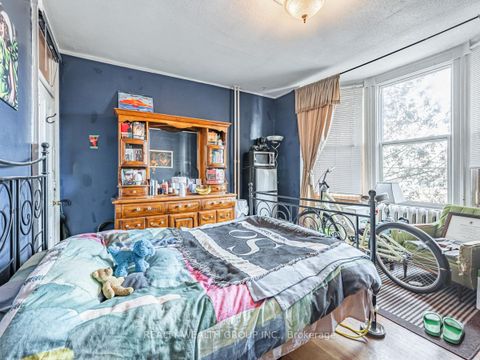 Photo 23 at 74 Homewood Avenue, South St. James Town, Toronto