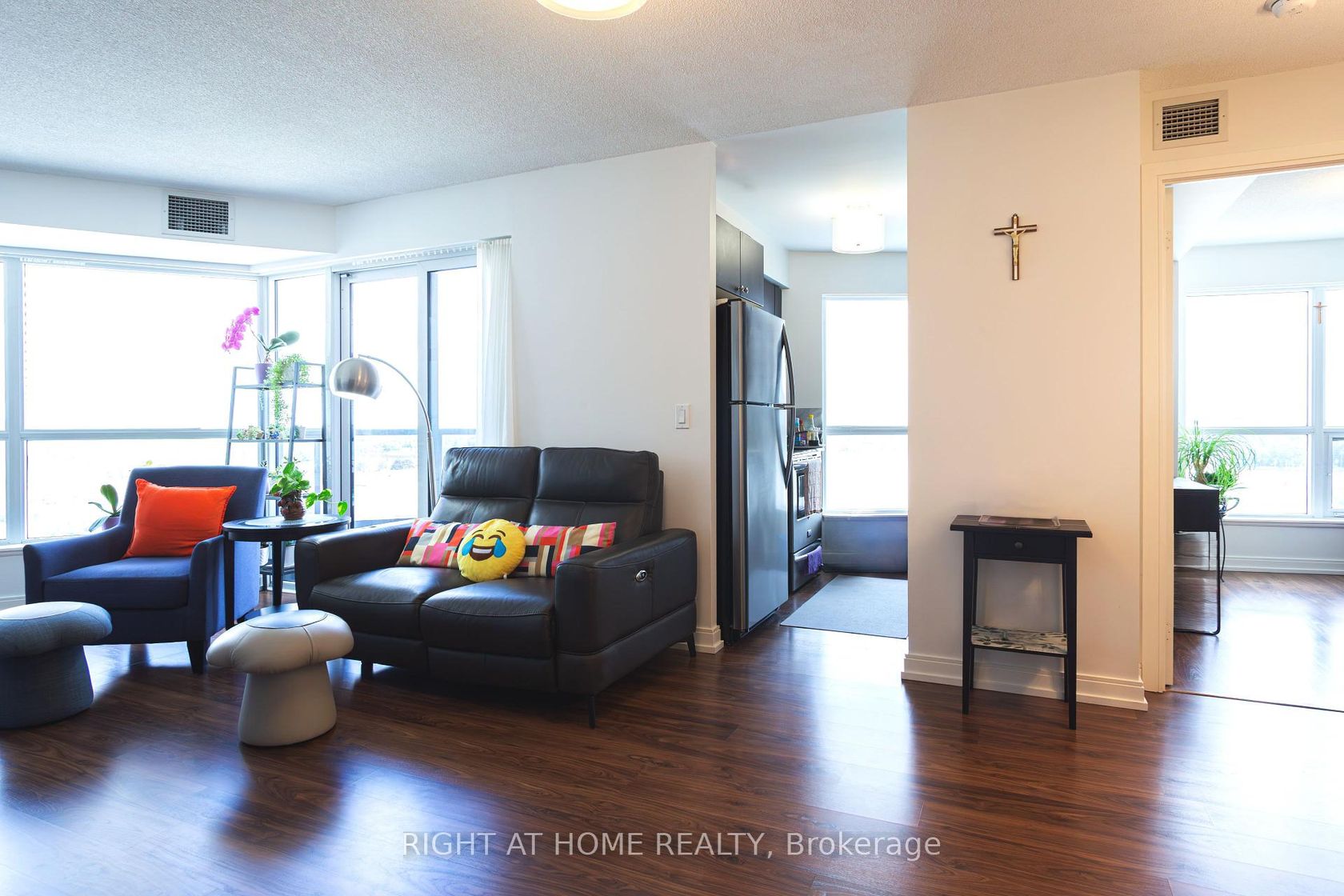 908 - 151 Village Green Square, Malvern West, Toronto 