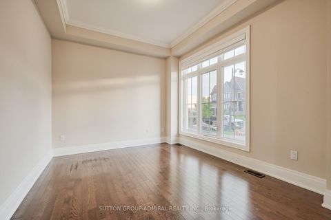 Photo 12 at 7 Kinghorn Road, King City, King