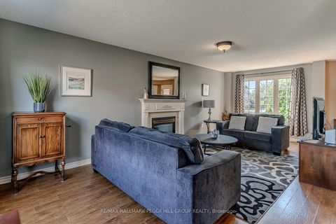 Photo 1 at 2 Northview Crescent, Northwest, Barrie