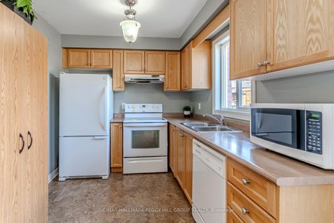 Photo 3 at 2 Northview Crescent, Northwest, Barrie