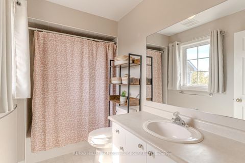 Photo 6 at 2 Northview Crescent, Northwest, Barrie