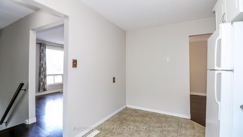 Photo 12 at 56 Mcconkey Place, Allandale Heights, Barrie Photo 12 at 56 Mcconkey Place, Allandale Heights, Barrie