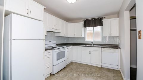 Photo 13 at 56 Mcconkey Place, Allandale Heights, Barrie Photo 13 at 56 Mcconkey Place, Allandale Heights, Barrie