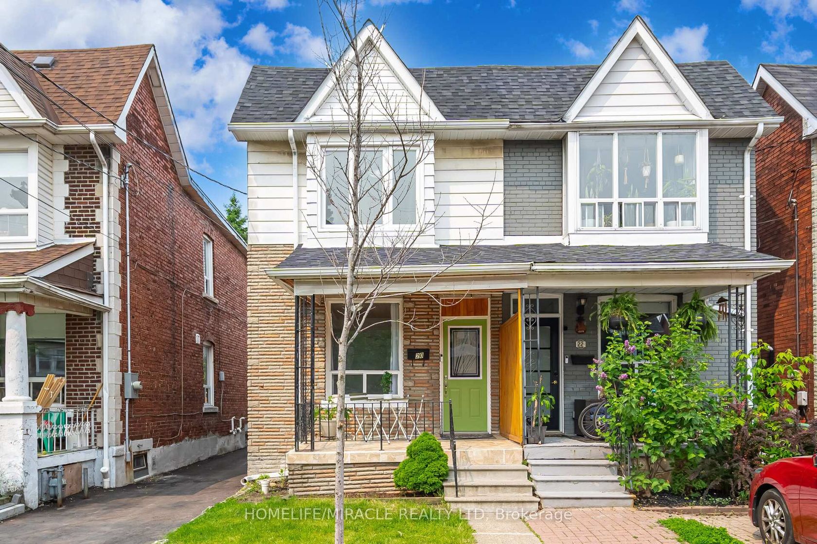 20 Royal Street, Smythe, Toronto by Loree Meneguzzi Real Estate 20 Royal Street, Smythe, Toronto