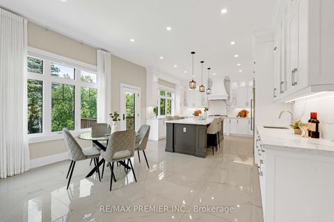 Photo 10 at 24 Francesca Court, East Woodbridge, Vaughan