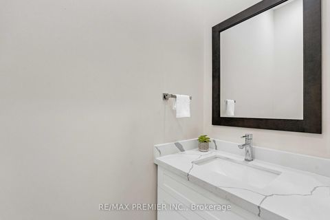 Photo 18 at 24 Francesca Court, East Woodbridge, Vaughan
