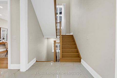 Photo 19 at 24 Francesca Court, East Woodbridge, Vaughan