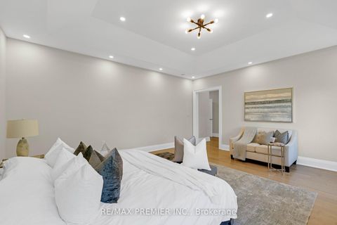 Photo 21 at 24 Francesca Court, East Woodbridge, Vaughan