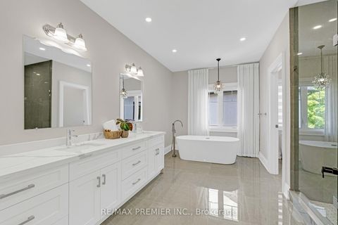 Photo 23 at 24 Francesca Court, East Woodbridge, Vaughan