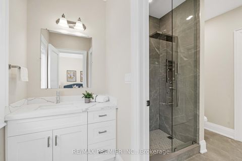 Photo 32 at 24 Francesca Court, East Woodbridge, Vaughan