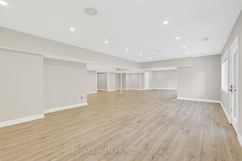 Photo 38 at 24 Francesca Court, East Woodbridge, Vaughan