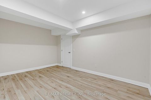Photo 41 at 24 Francesca Court, East Woodbridge, Vaughan