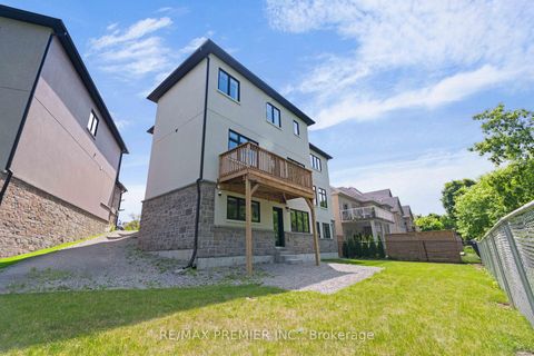 Photo 43 at 24 Francesca Court, East Woodbridge, Vaughan