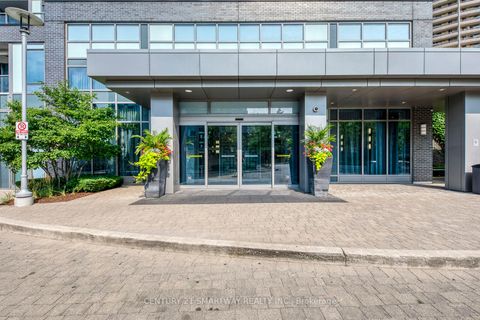 Photo 2 at 905 - 18 Graydon Hall Drive, Donalda, Toronto