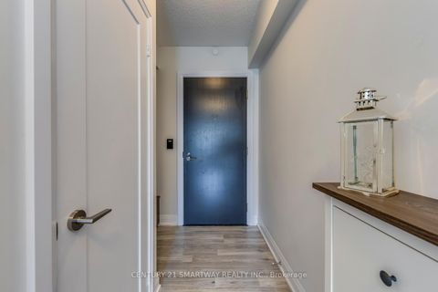 Photo 3 at 905 - 18 Graydon Hall Drive, Donalda, Toronto