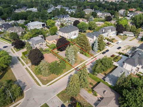 Photo 2 at 31 Orlon Crescent, South Richvale, Richmond Hill