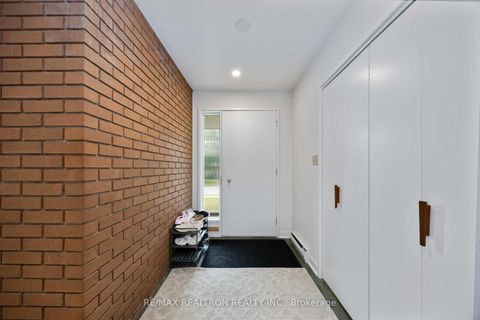 Photo 4 at 31 Orlon Crescent, South Richvale, Richmond Hill