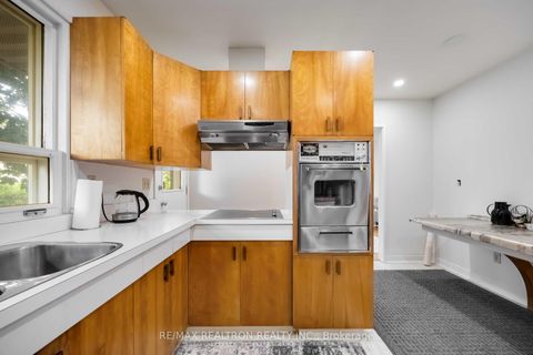Photo 13 at 31 Orlon Crescent, South Richvale, Richmond Hill