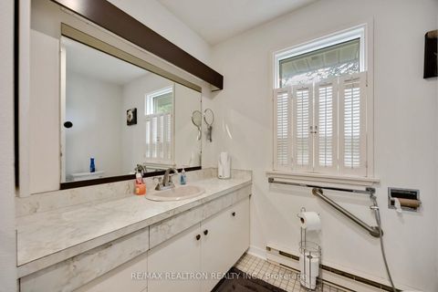 Photo 15 at 31 Orlon Crescent, South Richvale, Richmond Hill