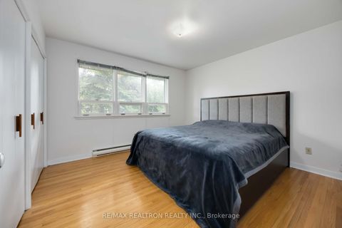 Photo 16 at 31 Orlon Crescent, South Richvale, Richmond Hill