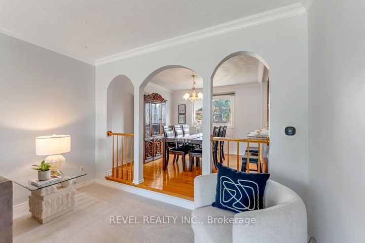 Photo 4 at 187 Guildwood Drive, Gurnett, Hamilton