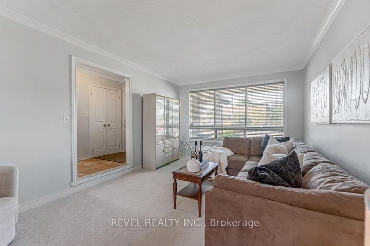 Photo 5 at 187 Guildwood Drive, Gurnett, Hamilton