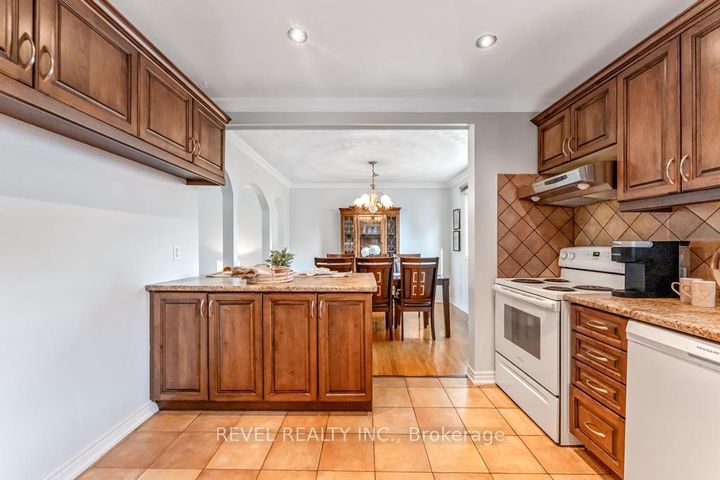 Photo 7 at 187 Guildwood Drive, Gurnett, Hamilton