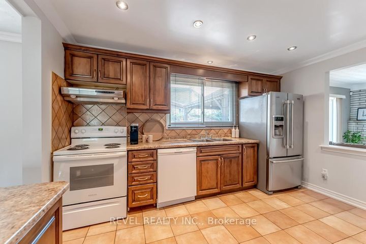 Photo 8 at 187 Guildwood Drive, Gurnett, Hamilton