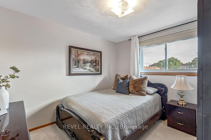 Photo 21 at 187 Guildwood Drive, Gurnett, Hamilton