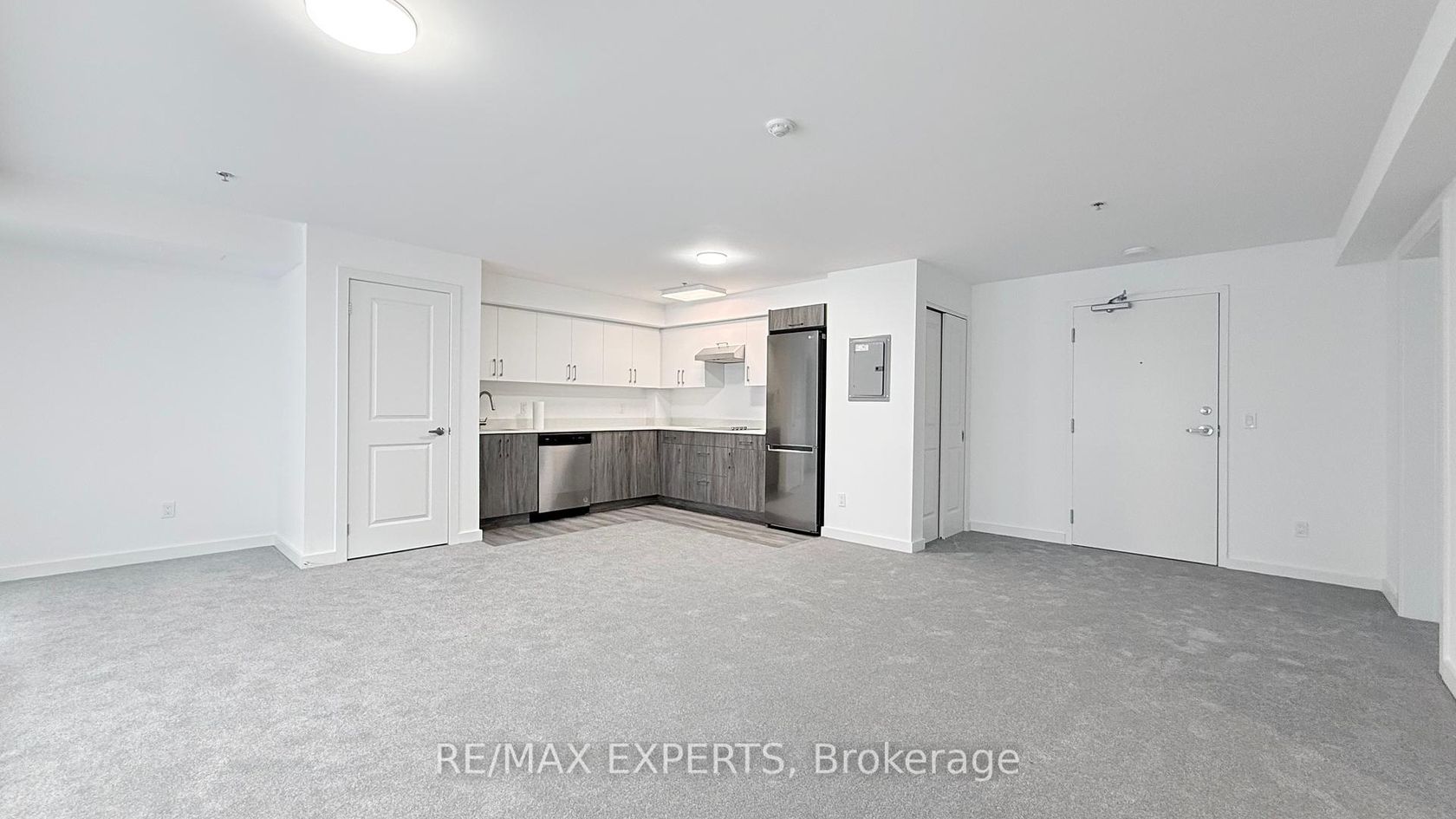 302 - 45 Connaught Avenue, Coxwell, Toronto 