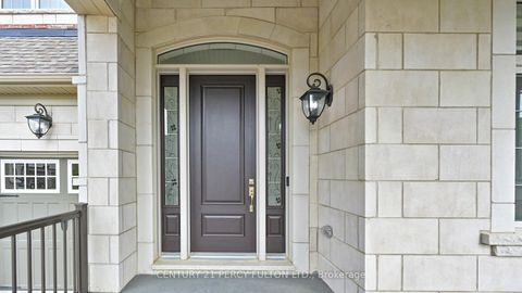 Photo 2 at 14 Meadow Green Court, Kleinburg, Vaughan
