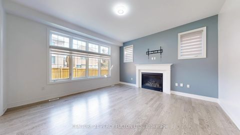 Photo 3 at 14 Meadow Green Court, Kleinburg, Vaughan