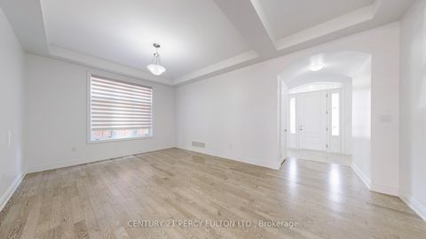 Photo 5 at 14 Meadow Green Court, Kleinburg, Vaughan