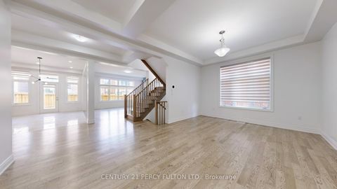 Photo 7 at 14 Meadow Green Court, Kleinburg, Vaughan