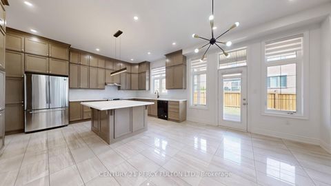Photo 9 at 14 Meadow Green Court, Kleinburg, Vaughan