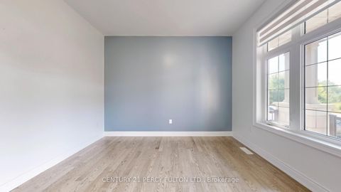 Photo 12 at 14 Meadow Green Court, Kleinburg, Vaughan