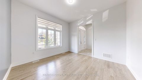 Photo 14 at 14 Meadow Green Court, Kleinburg, Vaughan