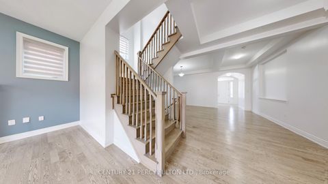 Photo 18 at 14 Meadow Green Court, Kleinburg, Vaughan
